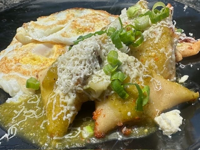 Chilaquiles rellenos.
