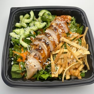 Pollo asado salad